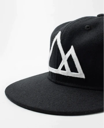 Black mountain hat